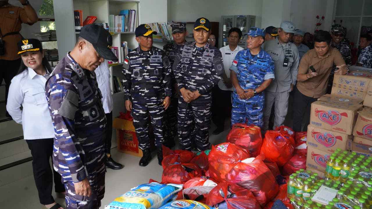 IMG-20260117-WA0061 KRI WSH-991 Salurkan Bantuan Kemanusiaan bagi Masyarakat Kepulauan Siau