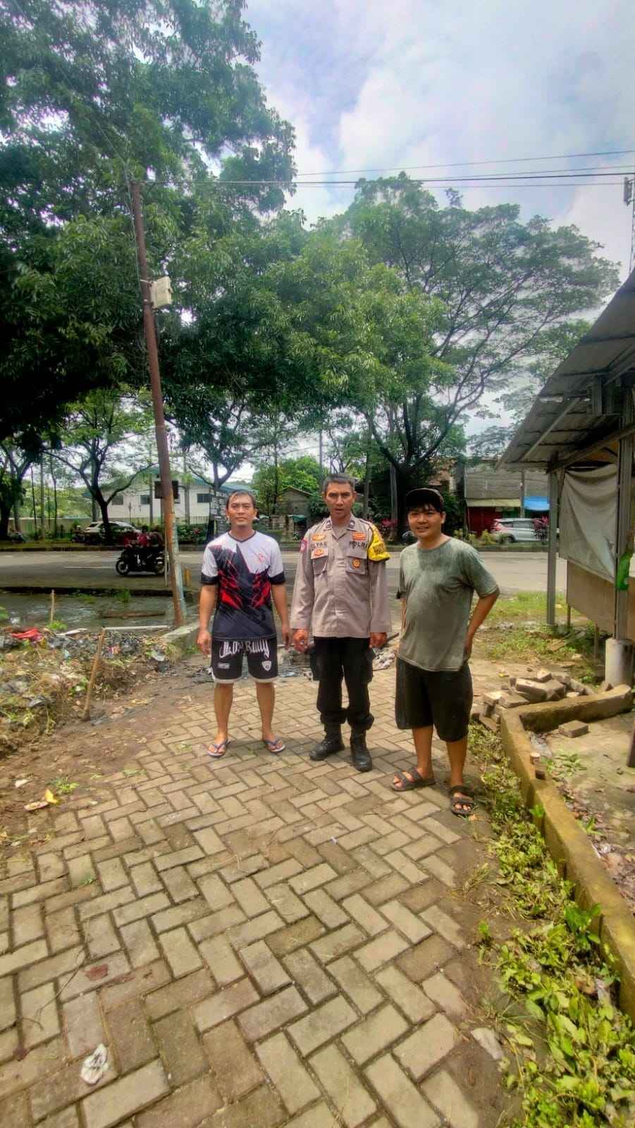 Bhabinkamtibmas Kelurahan Sukamulya Laksanakan Poliran, Sampaikan Pesan Kamtibmas kepada Warga