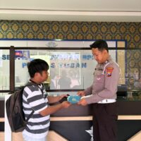 Saat Polisi Duduk Sejajar dengan Petani, Tuban Menangis Haru