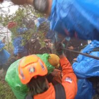 Menembus Hutan dan Tebing, Prajurit TNI Temukan Dua Korban Kecelakaan Pesawat ATR 42-500 di Gunung Bulusaraung