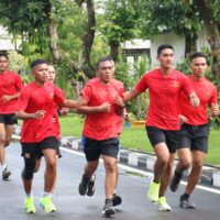 Komandan Batalyon Infanteri 2 Marinir Beserta Prajurit Brigif 1 Marinir Tuntaskan Event Lomba Lari 5K, Memperingati HUT Pasmar 1 Ke-22