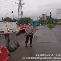 Polsek Cikupa Laksanakan Pengaturan Lalu Lintas Pagi Hari, Ciptakan Kamseltibcar Lantas