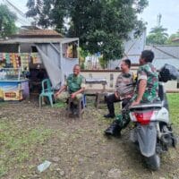 Sinergi TNI–Polri di Desa Talaga, Bhabinkamtibmas Polsek Cikupa Perkuat Harkamtibmas