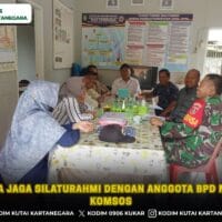 Babinsa Jaga Silaturahmi dengan Anggota BPD melalui Komsos