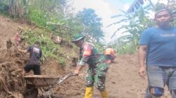 Talut Jalan Di Desa Semen Longsor Akibat Hujan Deras, Babinsa Dan Warga Gerak Cepat Kerja Bakti
