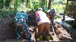 Peduli Kesehatan Warga, Satgas TMMD Ke 127 Kodim 0808/Blitar Kerjakan Pondasi MCK Mbah Sinem