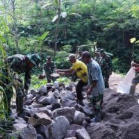 Akselerasi Pembangunan, Material Jembatan TMMD Ke 127 Mulai Didrop Di Desa Krisik