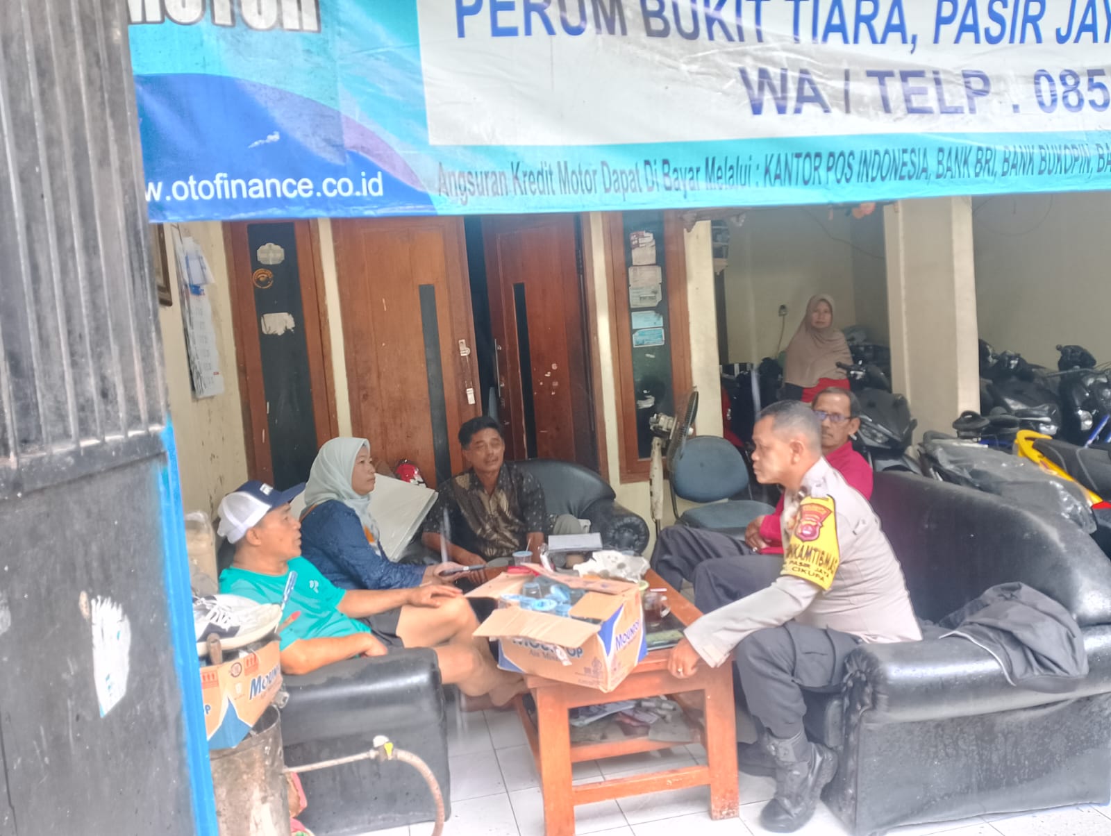 Bhabinkamtibmas Polsek Cikupa Laksanakan Program Poliran di Desa Pasir Jaya