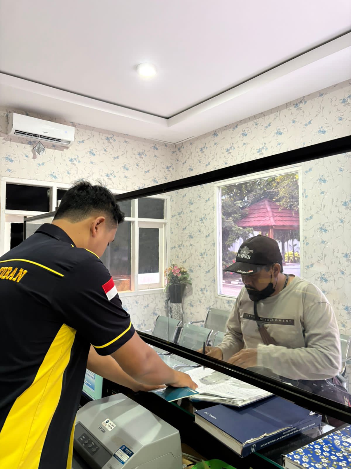 Tanpa Razia, Satlantas Polres Tuban Hadirkan Dialog Lalu Lintas Lewat Polantas Menyapa