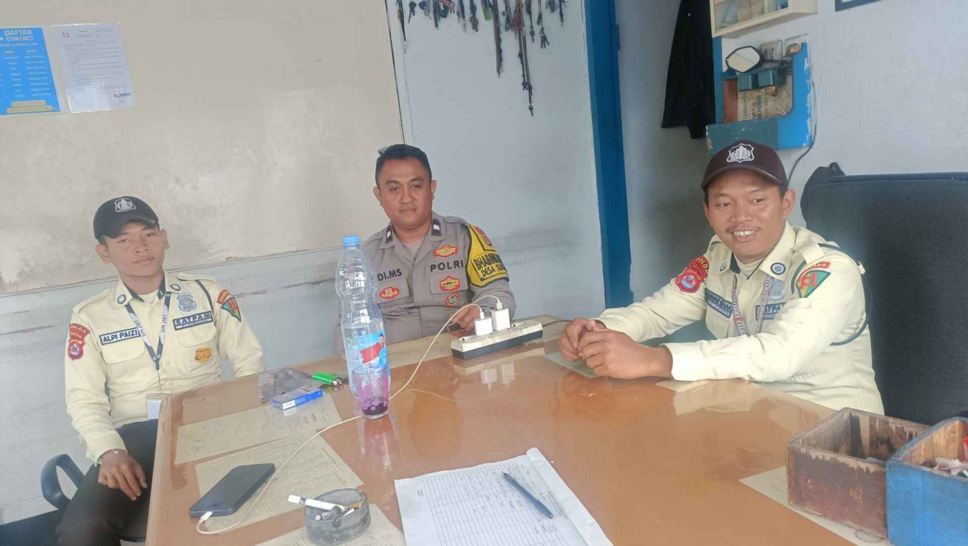 IMG-20260207-WA0035 Bhabinkamtibmas Polsek Cikupa Laksanakan Sambang ke Security PT Horn Ming dan Warga Desa Sukanagara
