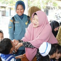 Ketua Daerah Kodaeral XIV Gabungan Jalasenastri Koarmada RI Berkunjung ke Posyandu Baracuda Sorong