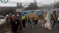 Personel Lantas Polsek Cikupa Laksanakan Pengaturan Lalu Lintas Sore Hari di Pertigaan Columbus