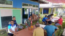 Babinsa Koramil 1505-01/Tidore Laksanakan Komsos Bersama Warga Desa Tosa