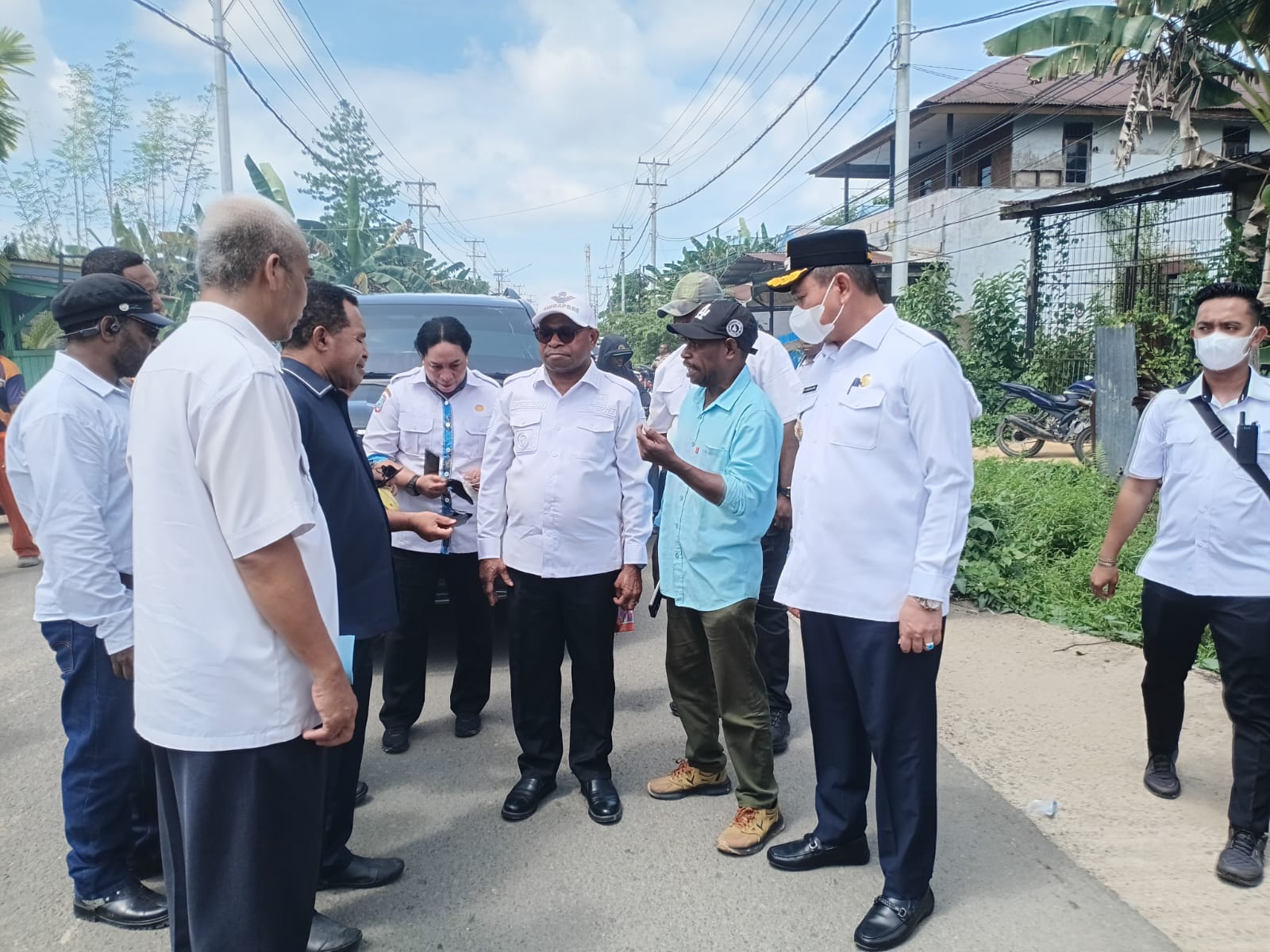 Wali Kota Sorong Turun Tangan Atasi Aksi Pemalangan Petugas Sampah Berakhir Kondusif