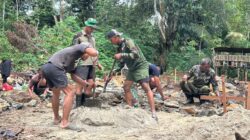 Tahap Awal Pembangunan RTLH, Satgas TMMD Wiltas Ke-127 Mulai Pembuatan Pondasi