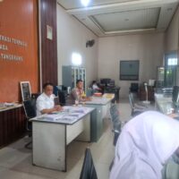 Bripka Suheri Wijaya Sambangi Staf Desa Talaga, Perkuat Sinergi Harkamtibmas