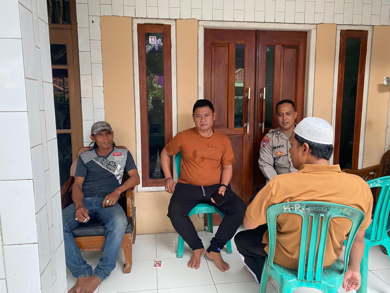 Bhabinkamtibmas Kelurahan Bunder Laksanakan Sambang dan Edukasi Kamtibmas Bhabinkamtibmas Kelurahan Bunder Laksanakan Sambang dan Edukasi Kamtibmas