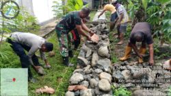 Peduli Warga Binaan, Babinsa Koramil Wasile Bersama Warga Gotong Royong Bangun Pondasi Rumah