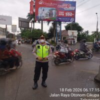 Polsek Cikupa Laksanakan Pengaturan Lalu Lintas Pagi di Cikupamas