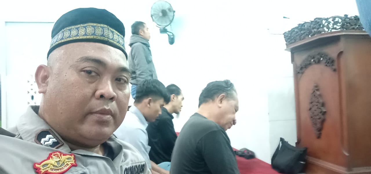 Bhabinkamtibmas Budimulya Gelar Subuh Keliling di Masjid Al Hidayah Bhabinkamtibmas Budimulya Gelar Subuh Keliling di Masjid Al Hidayah