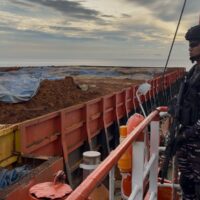 Armada III Tegakkan Hukum di Laut, Kapal Nikel Diamankan KRI Teluk Weda