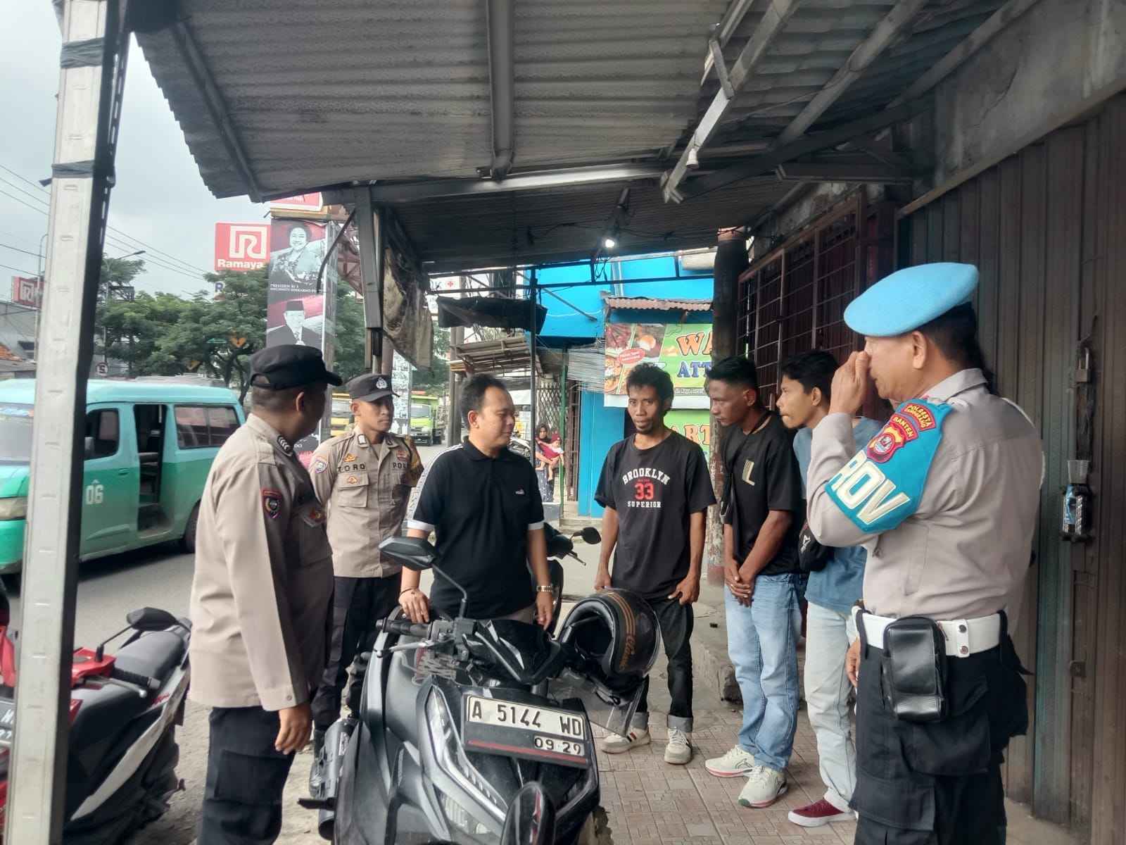 Polsek Cikupa Gelar Patroli KRYD dan Berikan Himbauan kepada Debt Collector di Jalan Raya Serang