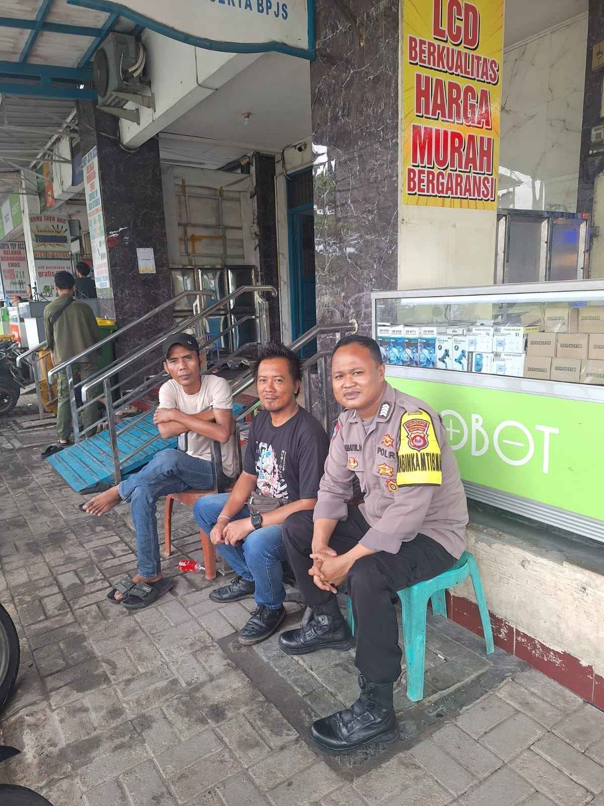 Bhabinkamtibmas Desa Cikupa Laksanakan Program Poliran di Citra Raya