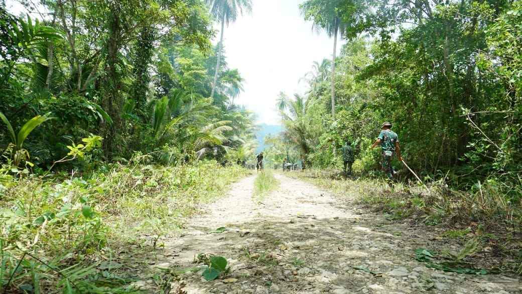 TMMD ke-127 Kodim 1804/Kaimana Kembali Lanjutkan Pembukaan Jalan Kampung Marsi, Sudah Mencapai 84 Persen