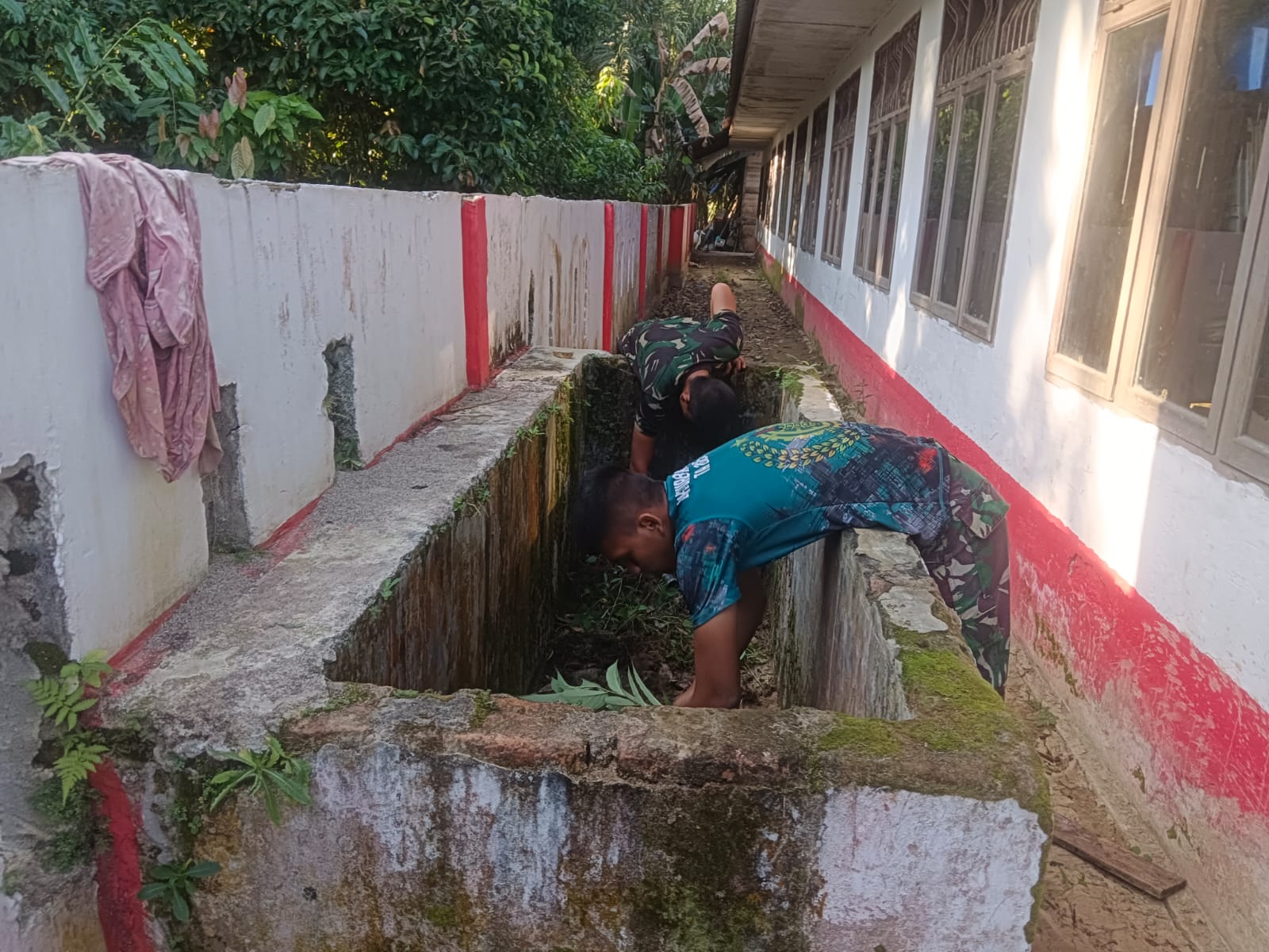 Satgas Kodam I/BB Pulihkan Sekolah Terdampak Banjir di Tapsel, Siswa Kembali Belajar Normal Satgas Kodam I/BB Pulihkan Sekolah Terdampak Banjir di Tapsel, Siswa Kembali Belajar Normal