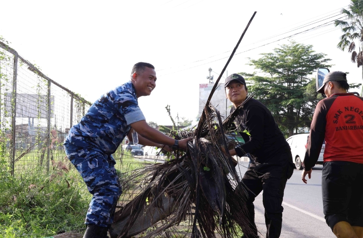 Komandan Lanud Sjamsudin Noor Pimpin Gerakan Indonesia ASRI di Banjarbaru