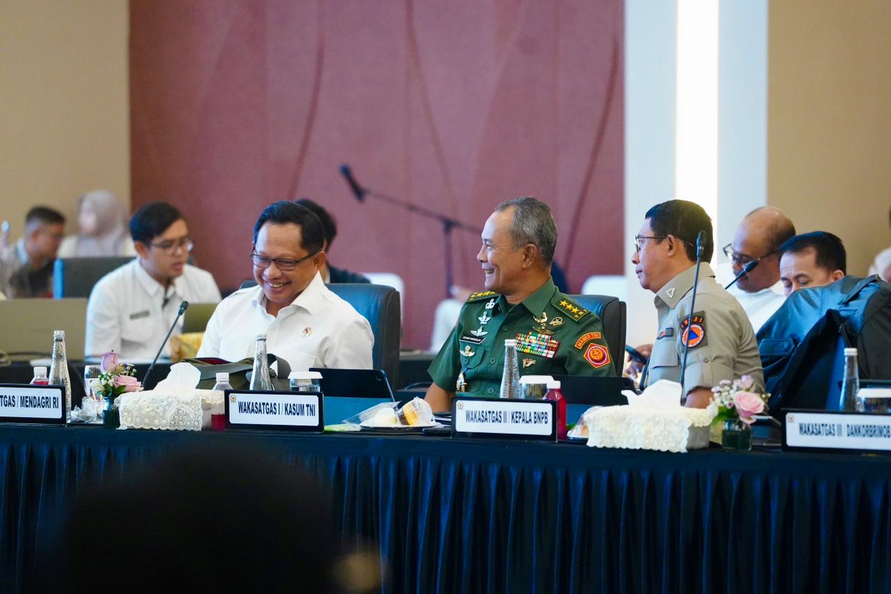 Wakil Ketua 1 Satgas PRR: TNI Terus Menunjukkan Komitmen Aktif dan Berkelanjutan Dalam Setiap Tahapan Penanganan Bencana Wakil Ketua 1 Satgas PRR: TNI Terus Menunjukkan Komitmen Aktif dan Berkelanjutan Dalam Setiap Tahapan Penanganan Bencana