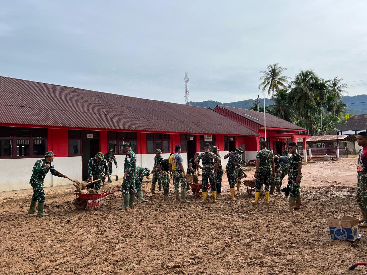 TNI AD Percepat Pemulihan Sekolah Terdampak Bencana di Tapanuli Tengah