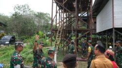 Usai Tinjau TMAB dan MCK, Tim Wasev Serahkan Paket Sembako kepada Warga Kampung Tering Lama