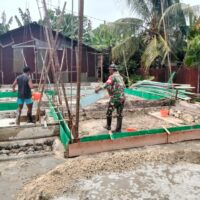 Humanis dan Sigap, Babinsa Kodim 1505/Tidore Bantu Warga Meski di Tengah Puasa