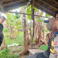 Bripka Ristyanto Sambangi Warga Desa Cibadak, Perkuat Komunikasi dan Harkamtibmas