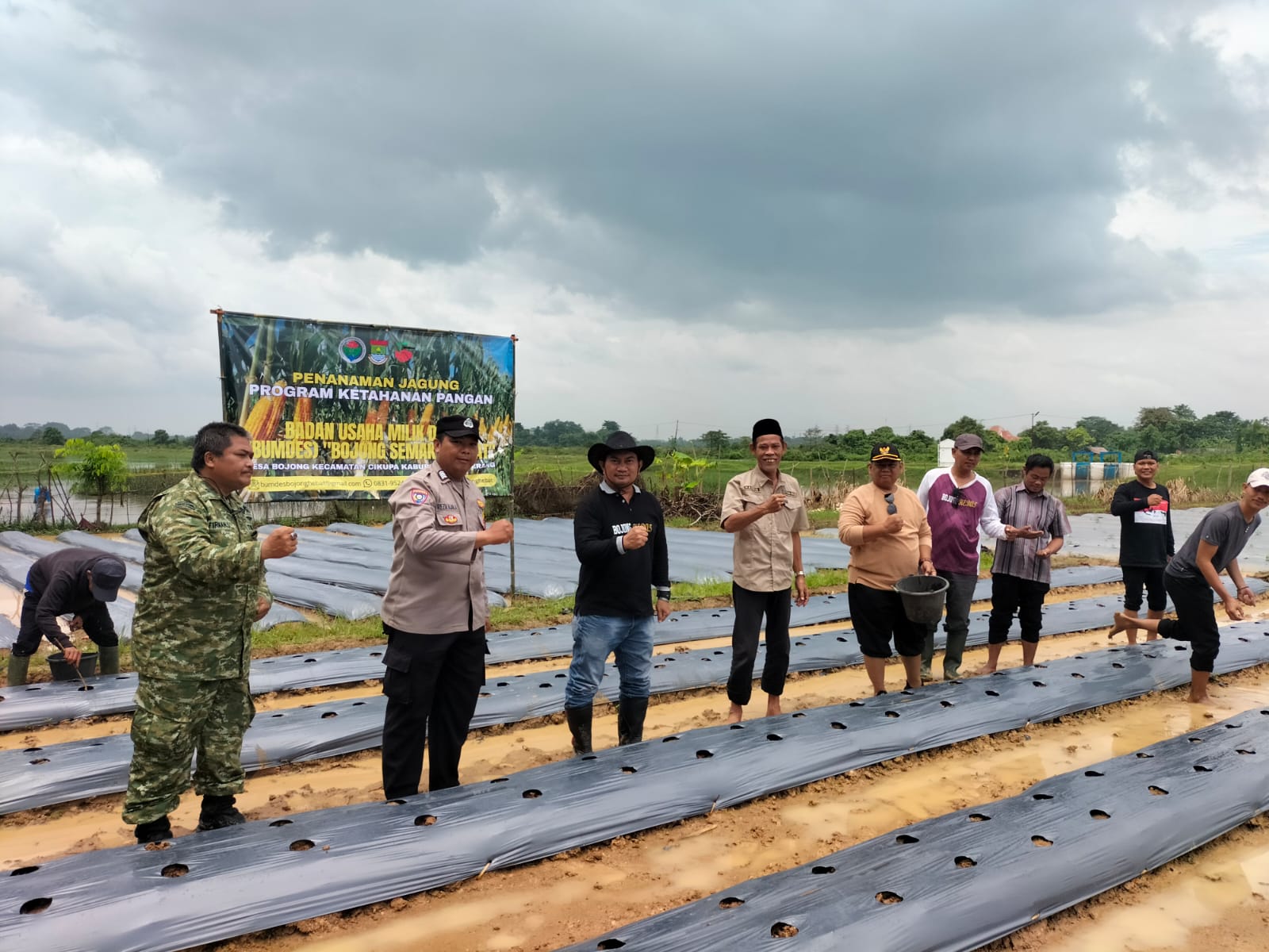 Bhabinkamtibmas Polsek Cikupa Hadiri Penanaman Jagung Hibrida Program 1 Desa 2 Hektare di Desa Bojong
