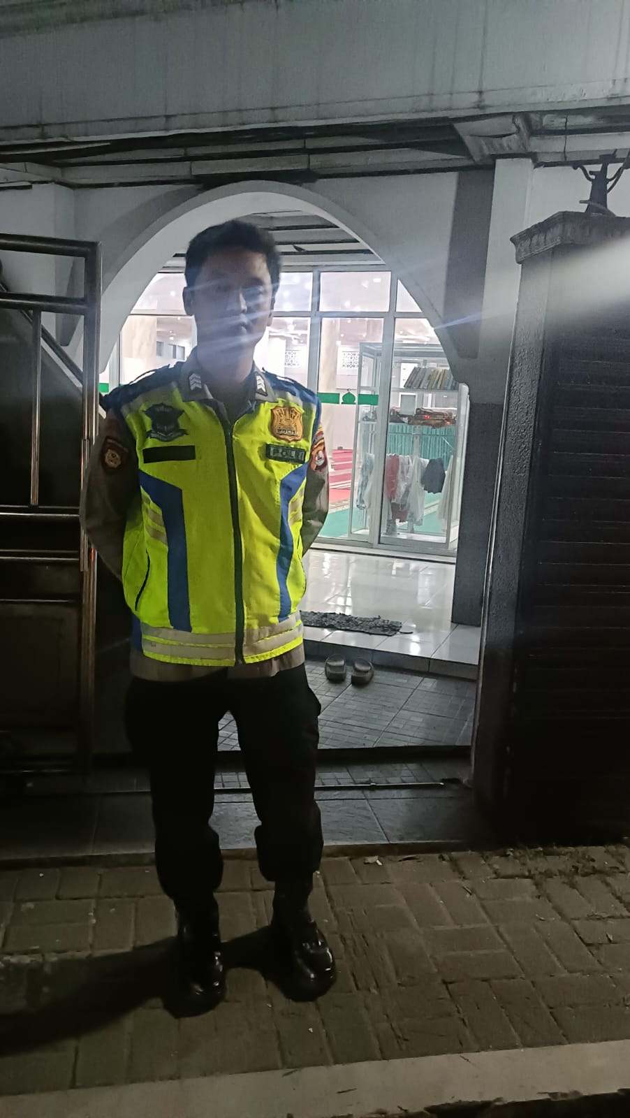 Polsek Cikupa Laksanakan Pengamanan Shalat Tarawih di Masjid Jami Nururrohman Talagasari Polsek Cikupa Laksanakan Pengamanan Shalat Tarawih di Masjid Jami Nururrohman Talagasari