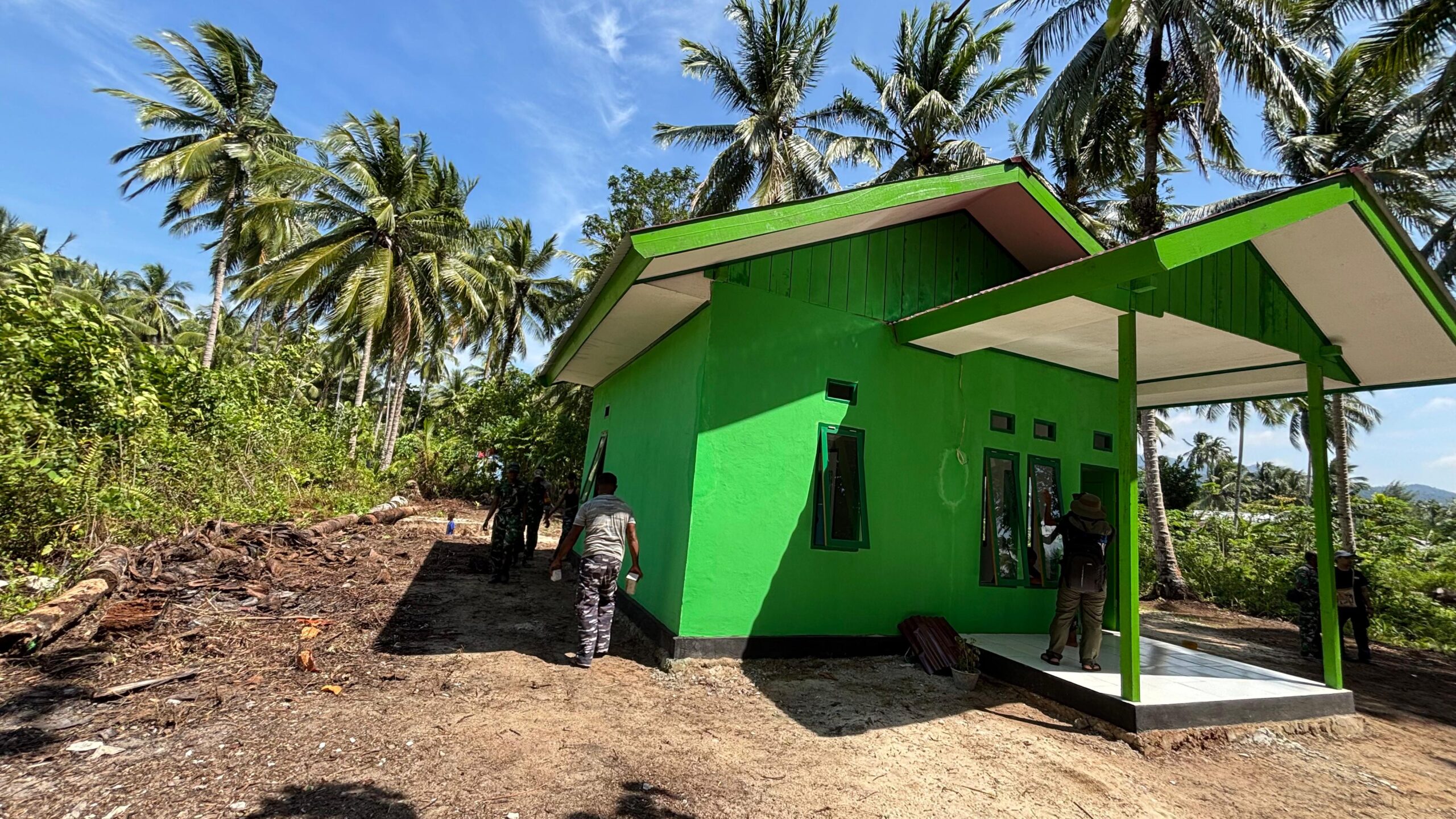 Satgas TMMD 127 Kodim 1804/Kaimana Bersihkan Rumah Warga di Kampung Sisir, Progres Pembangunan