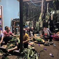 Warga dan Satgas TMMD Masak Bersama, Momen Kebersamaan Jelang Penutupan TMMD di Kampung Linggang Amer