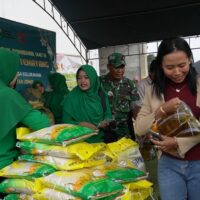 Secara Serentak dan Tersebar, Jajaran TNI Kodim Bojonegoro Gelar Bazar Murah dan Takjil Ramadan