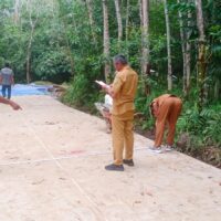 Semenisasi Jalan Program TMMD Selesai, Dinas PU Kutai Barat Turun Langsung ke Lokasi