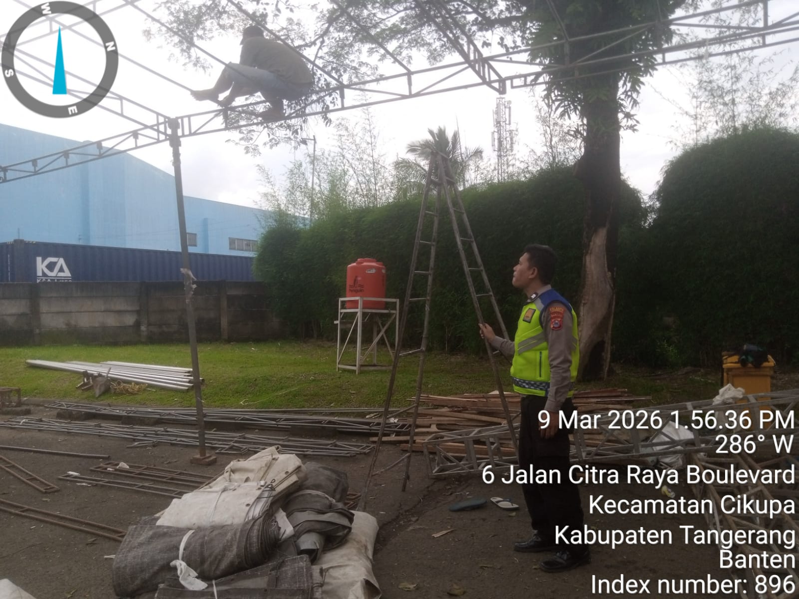 Personel Polsek Cikupa Lakukan Pengecekan Pos Pam Citra Raya dalam Rangka Ops Ketupat Maung 2026