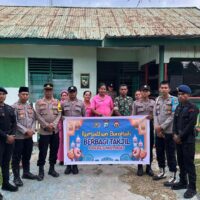 Ramadhan Barokah, Polres Maybrat Bersama Bhayangkari Berbagi Takjil Kepada Masyarakat