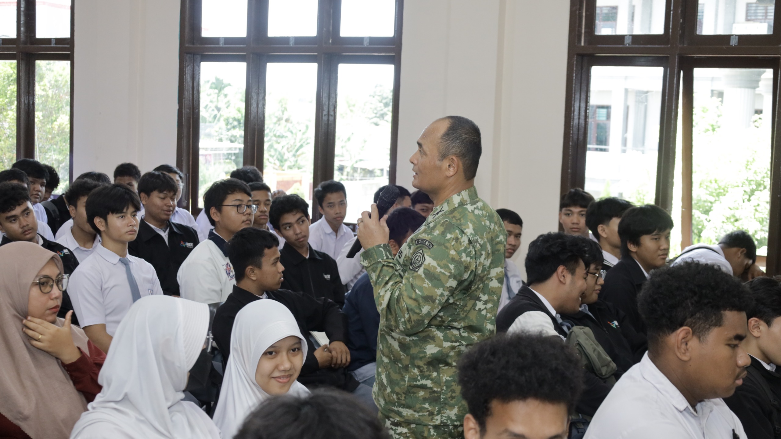 Kodaeral XIV Dukung Kampanye Penerimaan Calon Taruna Akademi TNI TA 2026 di SMA Averos Sorong Kodaeral XIV Dukung Kampanye Penerimaan Calon Taruna Akademi TNI TA 2026 di SMA Averos Sorong