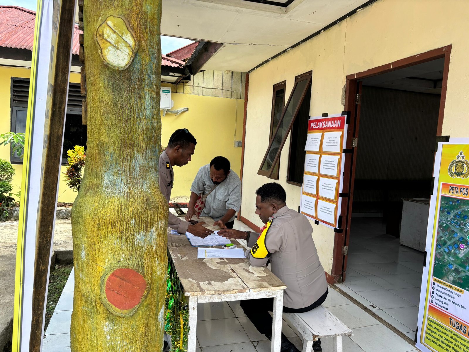 Kapolres Maybrat Cek Kesiapan Pos Pengamanan Operasi Ketupat di Aifat dan Ayamaru Kapolres Maybrat Cek Kesiapan Pos Pengamanan Operasi Ketupat di Aifat dan Ayamaru