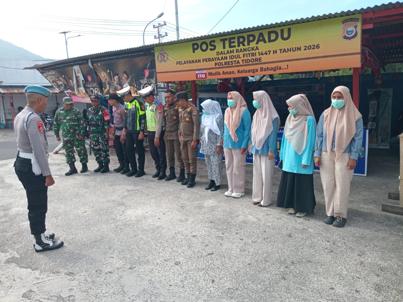 Jelang Idul Fitri 1447 H, Personil Kodim 1505/Tidore Turun Amankan Setiap Titik Strategis Arus Mudik