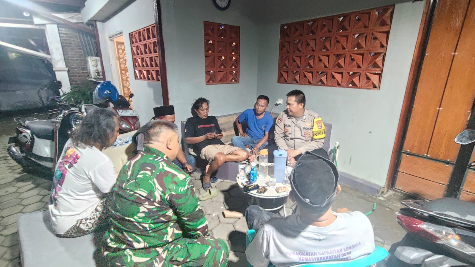 Bhabinkamtibmas Desa Bojong Gelar Ngariung, Pererat Kedekatan dengan Warga