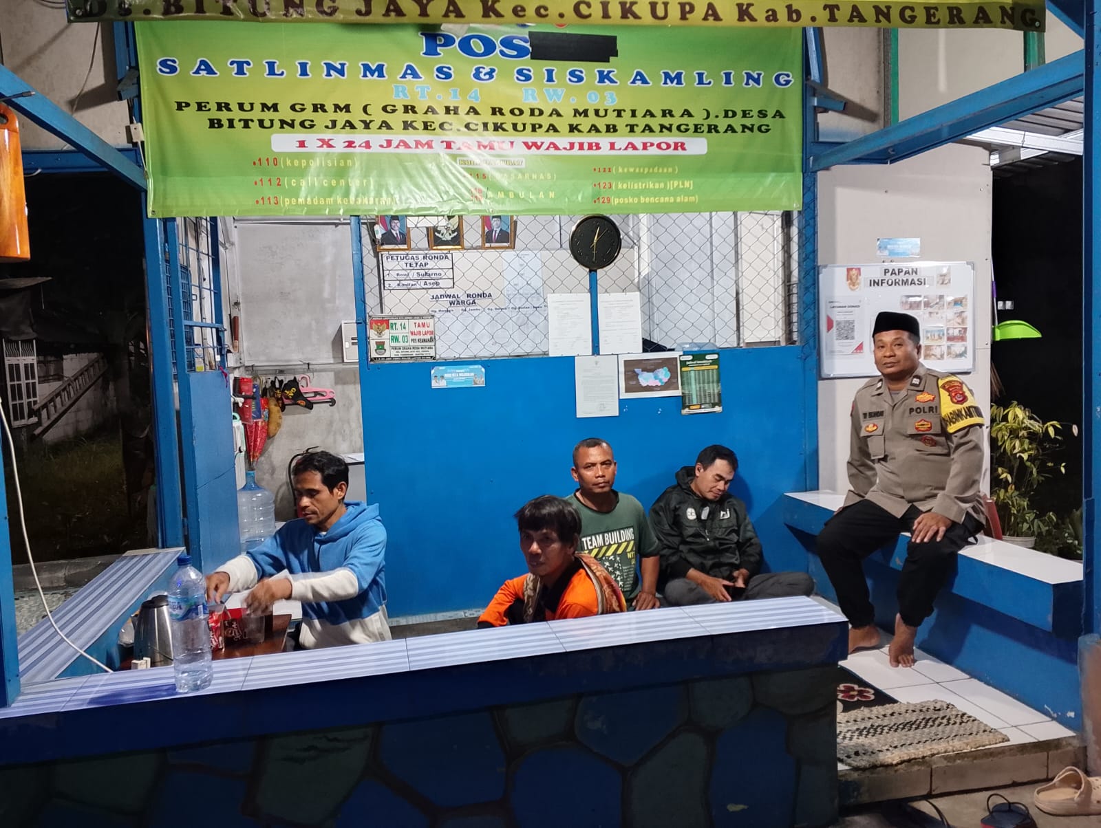 Bhabinkamtibmas Polsek Cikupa Bersama Warga Gelar Ronda Siskamling di Bitung Jaya