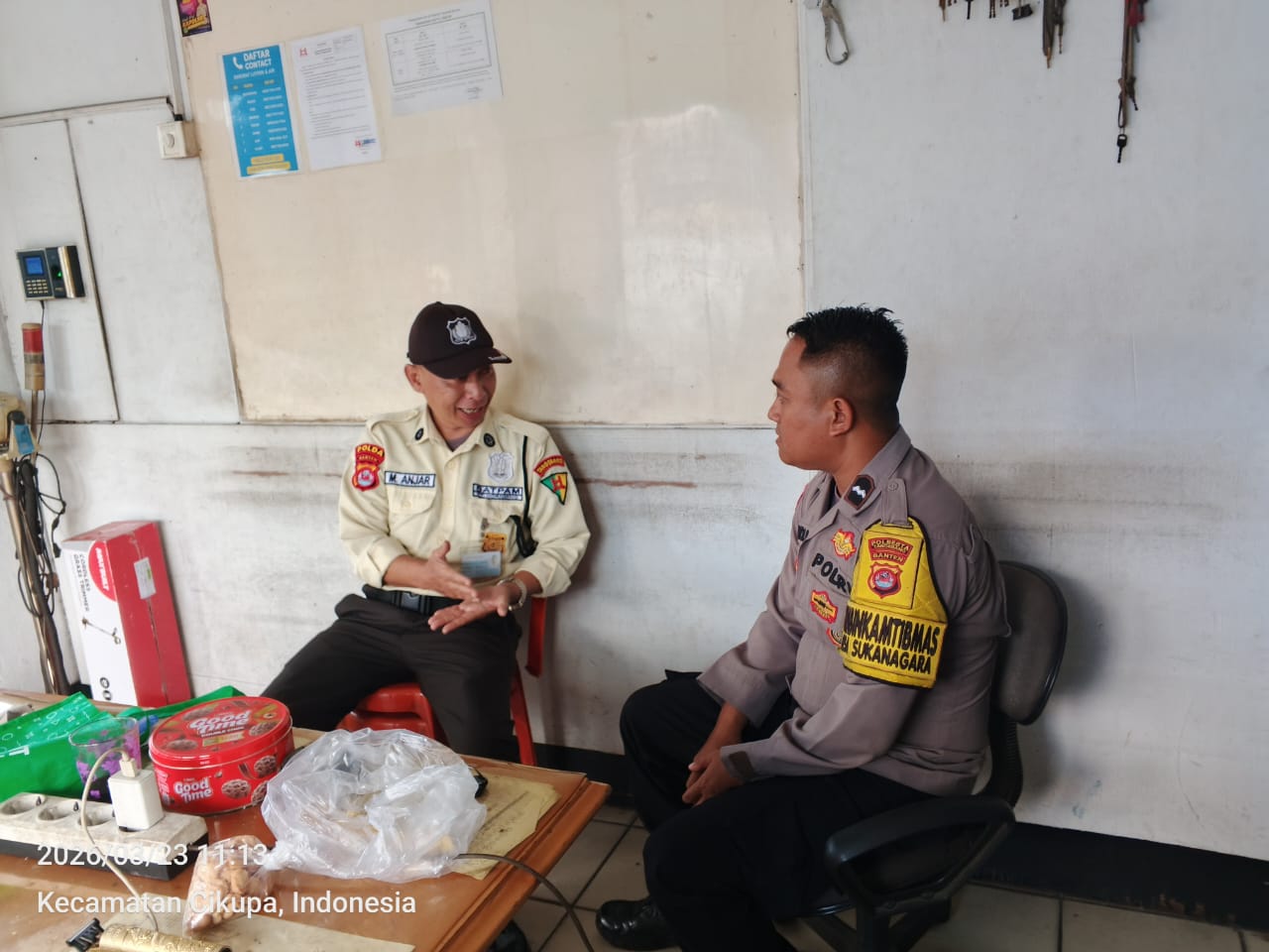 Aipda Didi MS Sambang Security PT HMI di Desa Sukanagara, Sampaikan Himbauan Kamtibmas