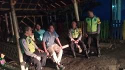 Anggota Polsek Cikupa Ronda Siskamling Bersama Warga Desa Cikupa
